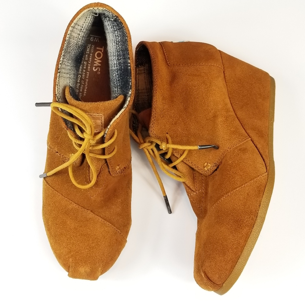Toms wedge bootie size 9